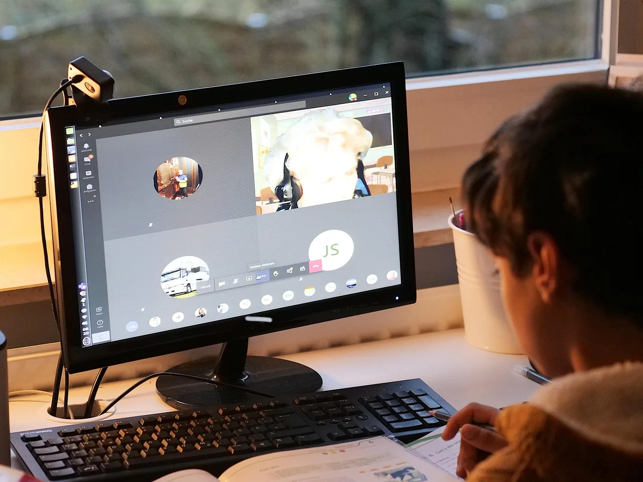child, student, video conference, computer, monitor, screen, webcam, video call, education, e-learning, distance learning, homeschooling, online learning, technology, kid, young, study, learning, lesson, video conference, webcam, video call, video call, online learning, online learning, online learning, online learning, online learning. Coworking space internet bandwidth requirements: planning for real usage