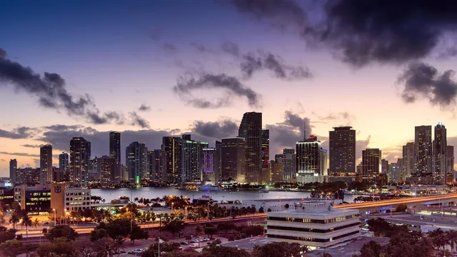 miami, florida, sunset, nature, skyline, architecture, scenery, cityscape, downtown, building, urban, sky, skyscraper, city, clouds, tower, metropolis, scenic. Miami coworking and cross-border demand from Latin American founders